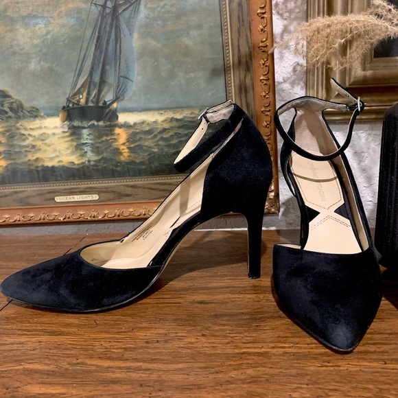 Classy Black Heel Pointed Toe with Ankle Strap - Picture 5 of 6